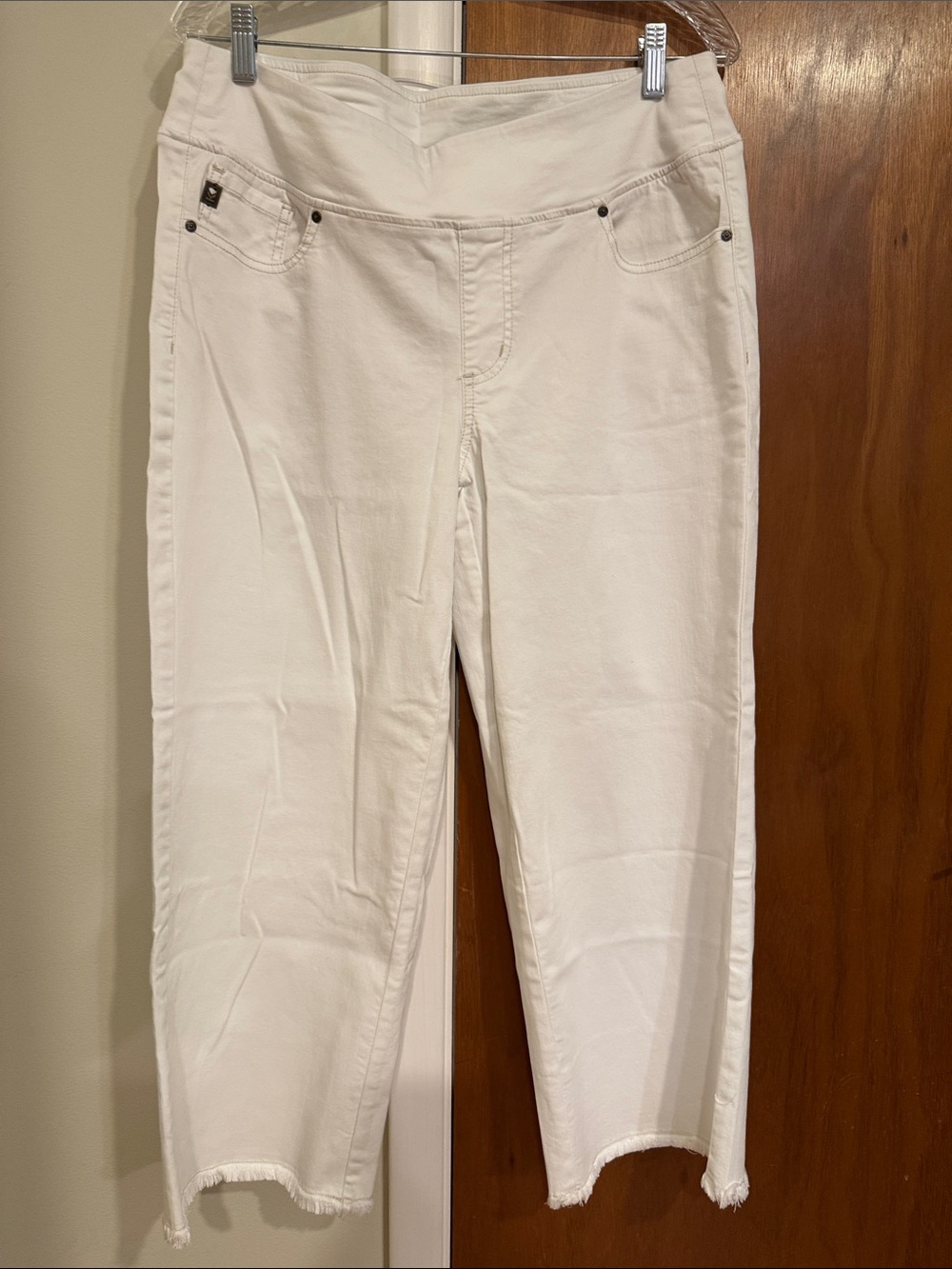 Kim Gravel White Cropped Frayed Hem Jeans